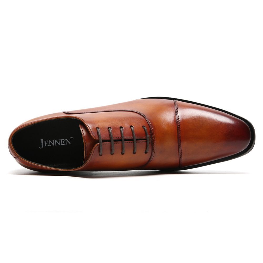 Brown leather dress shoe with 7cm hidden height