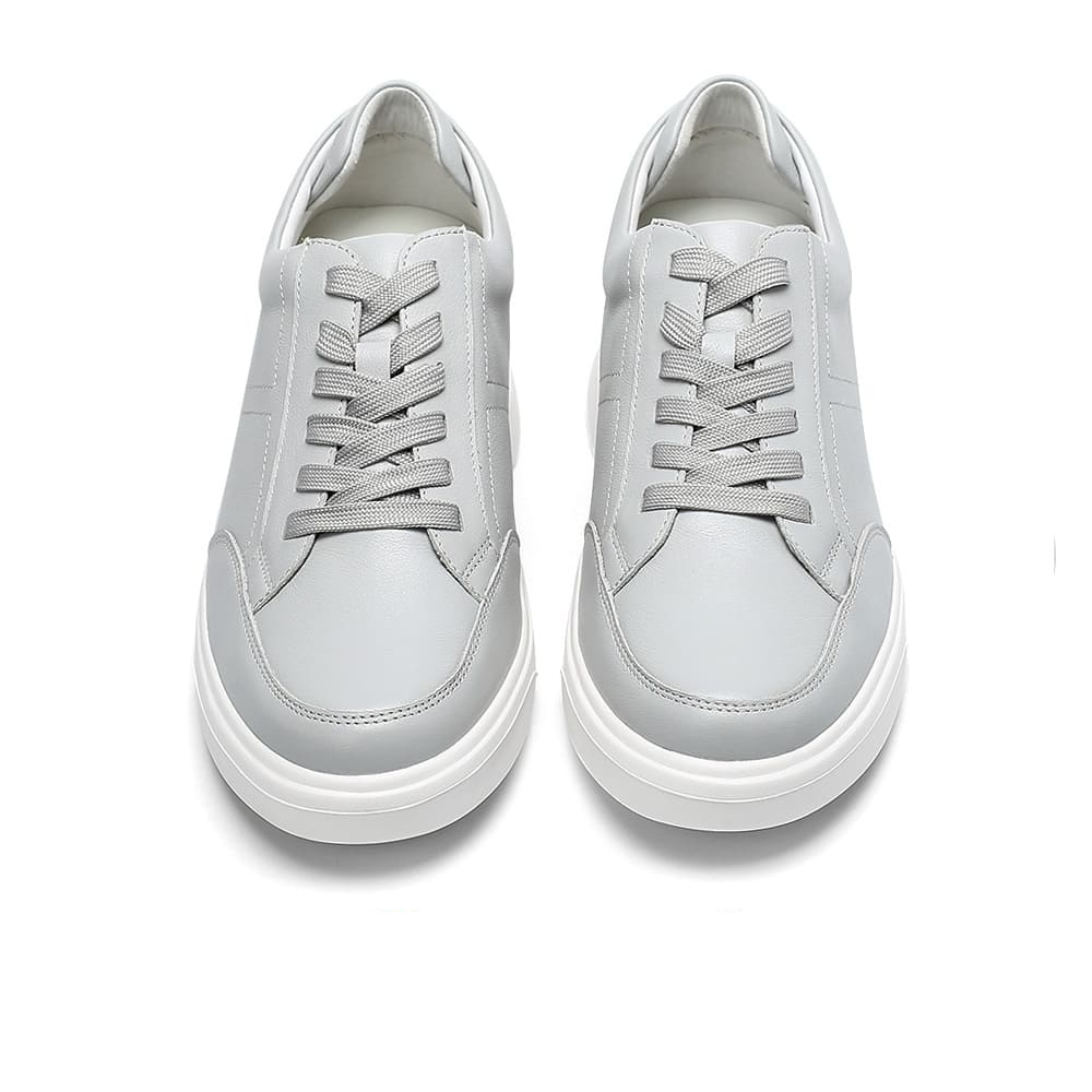 Stylish light casual leather sneakers for men