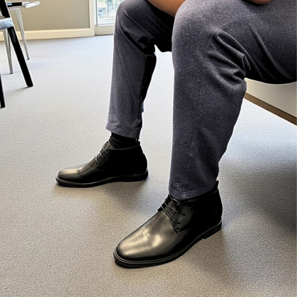 Black elegant Boots with hidden lifts