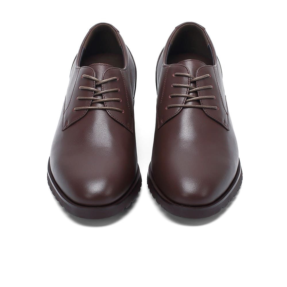 View of Mr. Orwell 10cm tall men’s formal shoes, showcasing cushioned JENNEN insole, hidden lift, and breathable leather lining for all-day support.