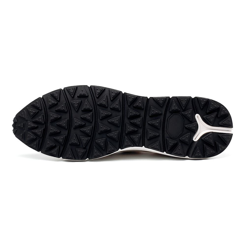 Close-up of Mr. Palma beige sneakers outsole showing durable premium rubber sole with 3cm visible lift, designed for grip and comfort by JENNEN Shoes.